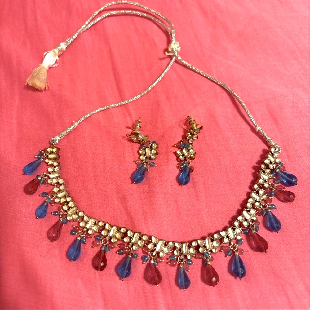 Jewelry Set
Choker and Earrings